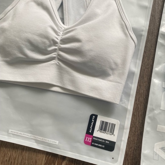 SOLD New amplify bra - Picture 2 of 3